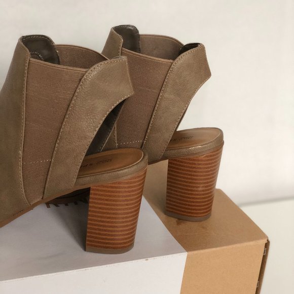 Call It Spring Peep Toe Boots Size 7 Taupe - Picture 10 of 10